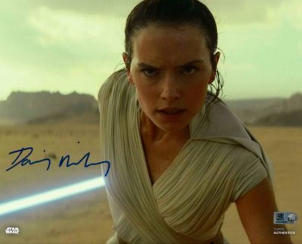 Want to Collect The Rise of Skywalker Autographs? Star Wars Authentics Has You Covered...