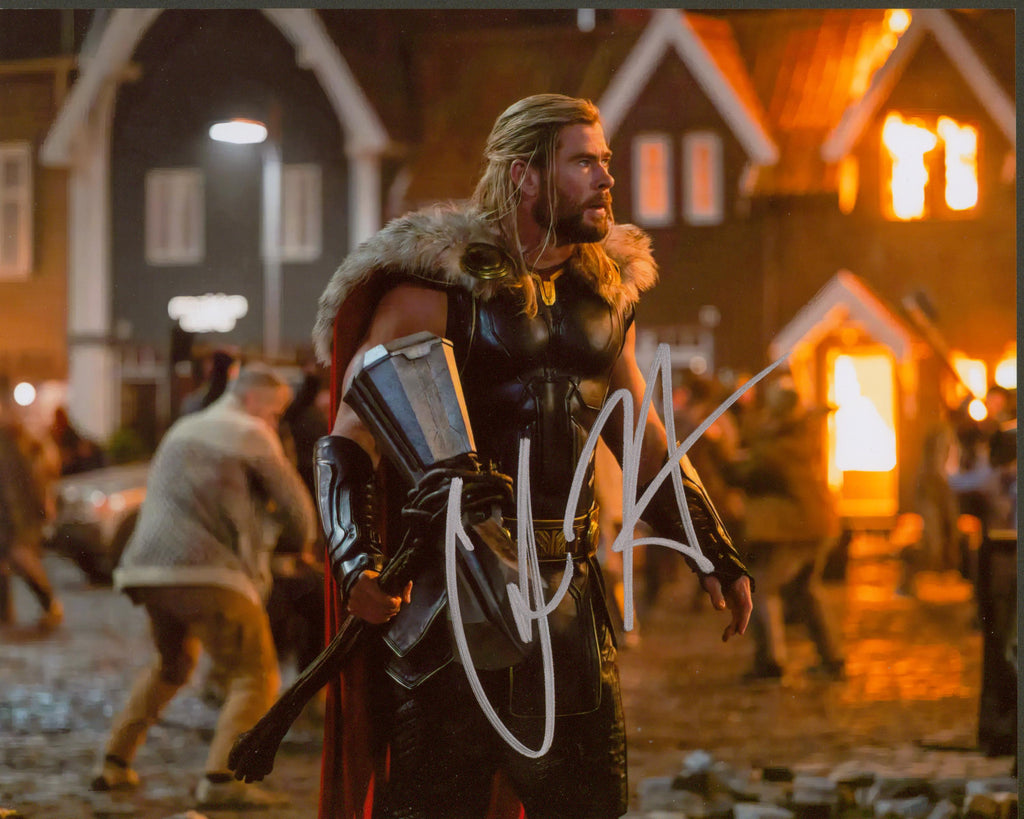 Chris Hemsworth Signed 8x10 Photo - SWAU Authenticated - SWAU