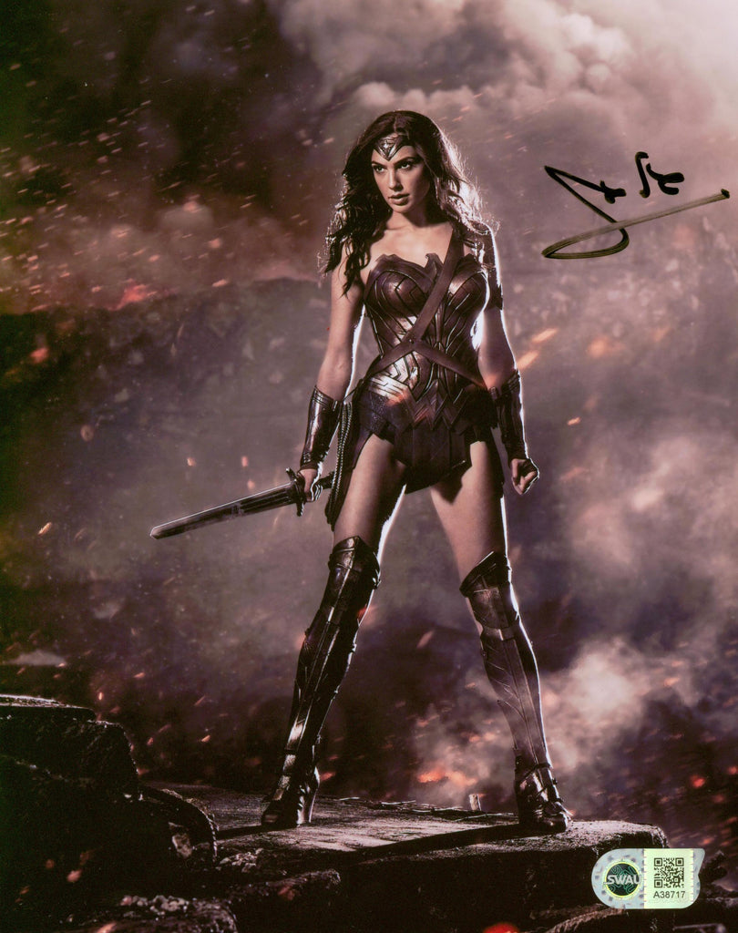 Gal Gadot Signed 8x10 Photo - SWAU Authenticated - SWAU