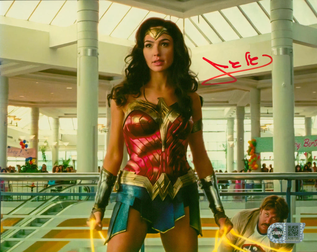 Gal Gadot Signed 8x10 Photo - SWAU Authenticated - SWAU