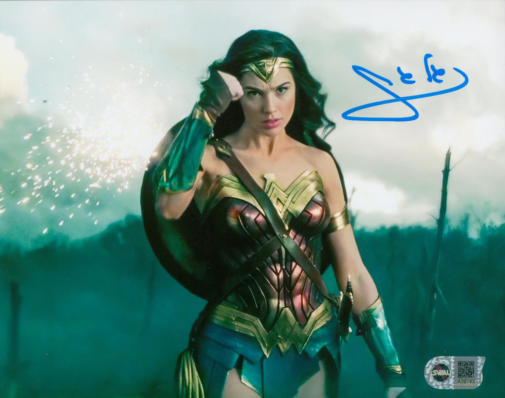 Gal Gadot Signed 8x10 Photo - SWAU Authenticated - SWAU